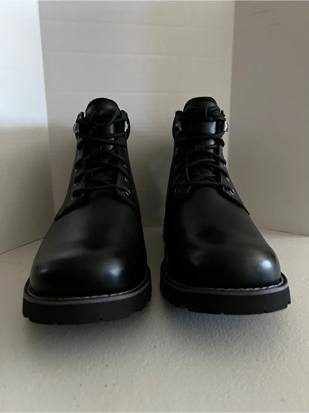 UGG new without